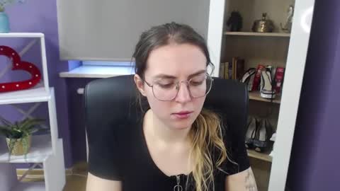 Z O E Y online show from January 2025 08:52:01 AM