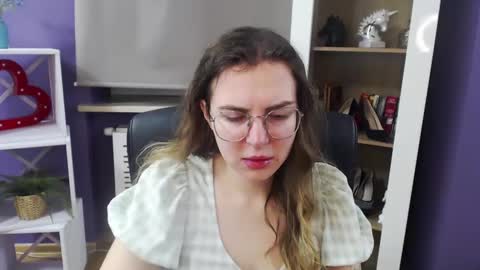 Z O E Y online show from February 2025 05:25:01 AM