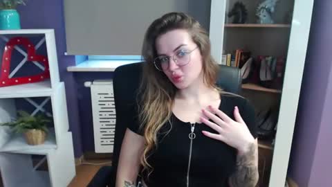 Z O E Y online show from February 2025 07:34:02 AM