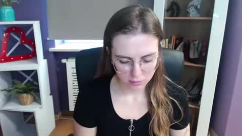 Z O E Y online show from February 2025 10:50:01 AM