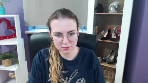 Z O E Y online show from February 2025 11:41:02 AM