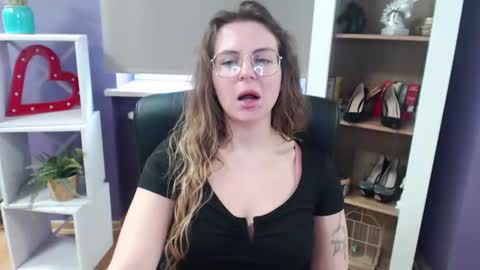 Z O E Y online show from March 2025 08:54:02 AM