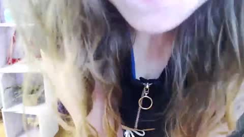 Z O E Y online show from March 2025 05:29:02 AM