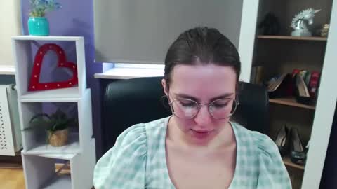 Z O E Y online show from March 2025 09:21:01 AM