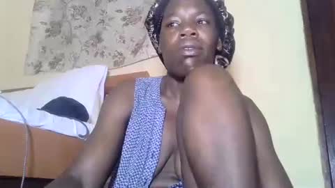 Snapshot of blacksexygal chatting on March 2025 05:08:01 AM SARAH online show from March 2025 05:08:01 AM