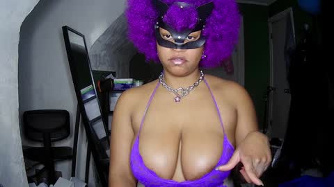 Queen Siren online show from December 2024 01:07:02 AM