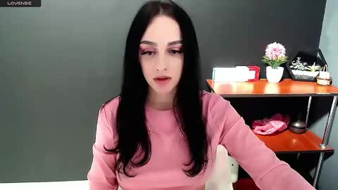 Snapshot of blacky_berry chatting on December 2024 04:31:01 PM Ivy online show from December 2024 04:31:01 PM