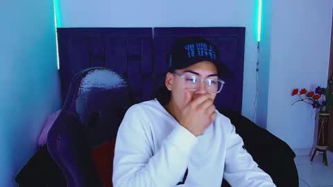 Snapshot of blade_sensual chatting on October 2025 09:43:01 AM blade_sensual online show from October 2025 09:43:01 AM