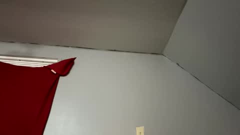 Snapshot of blah061 chatting on February 2026 01:37:02 AM blah061 online show from February 2026 01:37:02 AM