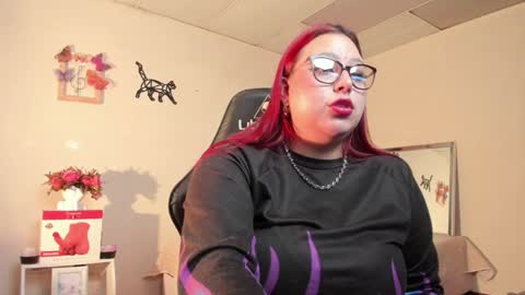 Snapshot of blair_elliis chatting on January 2025 11:54:01 PM Blair online show from January 2025 11:54:01 PM