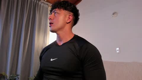 Snapshot of blake_levi chatting on December 2024 12:14:02 AM Blake Levi Independent Model online show from December 2024 12:14:02 AM