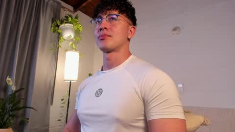 Snapshot of blake_levi chatting on February 2025 11:24:01 PM Blake Levi Independent Model online show from February 2025 11:24:01 PM