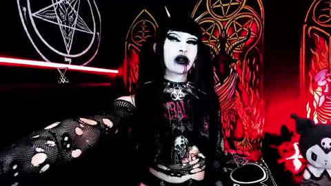   online show from October 2025 03:33:02 PM