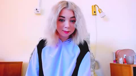 Nicole online show from February 2025 07:45:02 AM