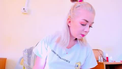 Nicole online show from February 2025 07:33:01 AM