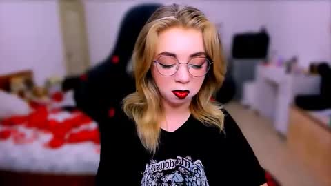 Nicole online show from March 2026 05:01:02 AM