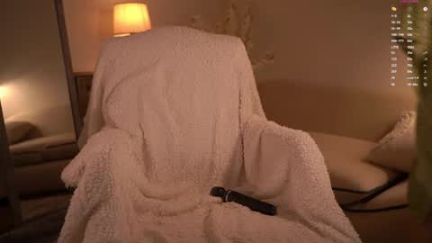 Snapshot of blissdilley chatting on April 2026 07:45:01 AM Scarlett NEXT LIVE 5AM gmt online show from April 2026 07:45:01 AM