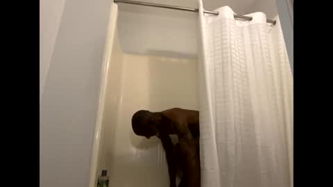 Snapshot of blkbttm4u chatting on December 2024 04:01:02 AM dj hrd2top online show from December 2024 04:01:02 AM