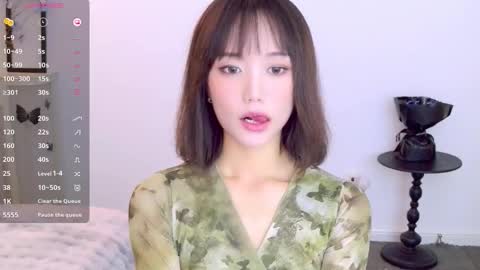 Snapshot of blon_kater chatting on November 2025 04:07:02 AM YoYo online show from November 2025 04:07:02 AM