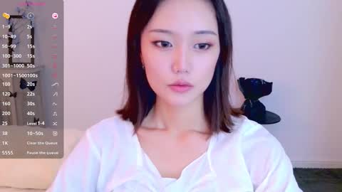 Snapshot of blon_kater chatting on December 2025 11:06:02 AM YoYo online show from December 2025 11:06:02 AM