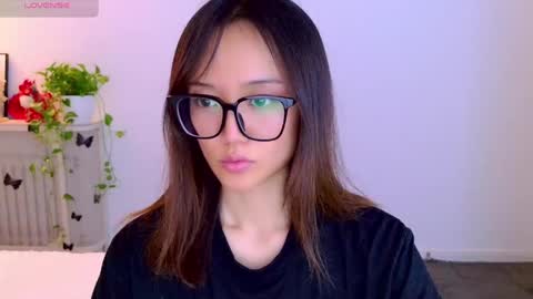 Snapshot of blon_kater chatting on May 2026 07:04:02 AM YoYo online show from May 2026 07:04:02 AM