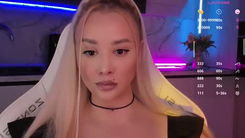 Lana online show from November 2025 05:46:02 AM