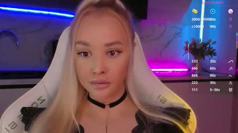 Lana online show from December 2025 07:38:01 AM