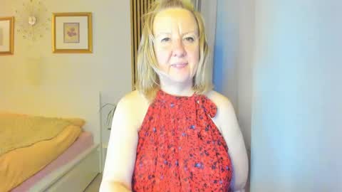 Snapshot of blonde_angel20 chatting on February 2025 05:51:02 PM Nicole online show from February 2025 05:51:02 PM