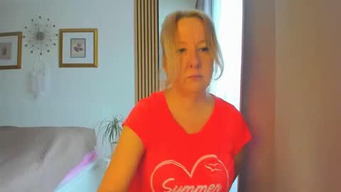 Snapshot of blonde_angel20 chatting on March 2025 09:53:01 AM Nicole online show from March 2025 09:53:01 AM