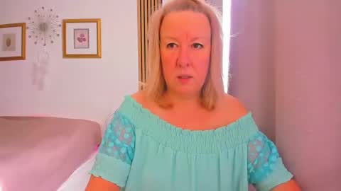 Snapshot of blonde_angel20 chatting on March 2025 09:58:02 AM Nicole online show from March 2025 09:58:02 AM