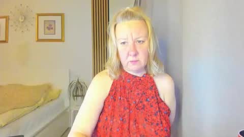 Snapshot of blonde_angel20 chatting on March 2025 07:18:01 PM Nicole online show from March 2025 07:18:01 PM