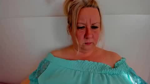 Snapshot of blonde_angel20 chatting on September 2025 12:20:01 PM Nicole online show from September 2025 12:20:01 PM