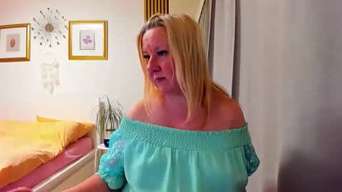 Snapshot of blonde_angel20 chatting on February 2026 04:57:01 PM Nicole online show from February 2026 04:57:01 PM