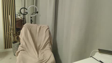 Snapshot of blonde_angel20 chatting on February 2026 05:03:02 AM Nicole online show from February 2026 05:03:02 AM