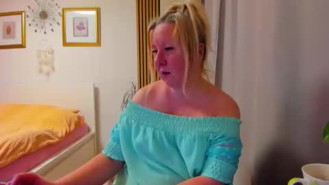 Snapshot of blonde_angel20 chatting on February 2026 07:03:02 PM Nicole online show from February 2026 07:03:02 PM