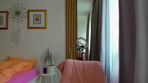 Snapshot of blonde_angel20 chatting on February 2026 06:34:02 AM Nicole online show from February 2026 06:34:02 AM