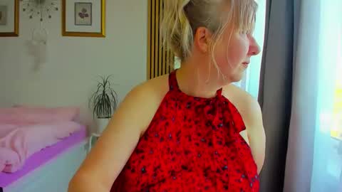 Nicole online show from May 2026 03:52:01 PM