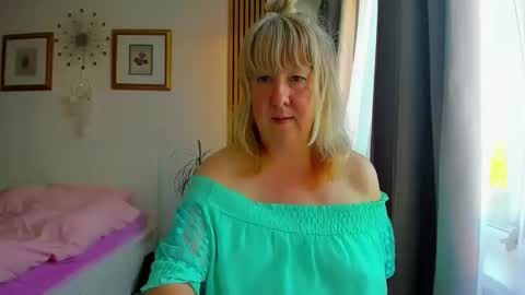 Nicole online show from May 2026 05:40:02 PM