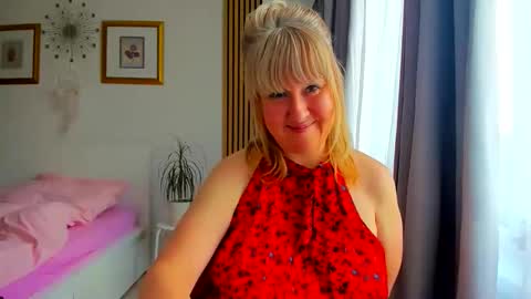Nicole online show from May 2026 04:15:01 PM