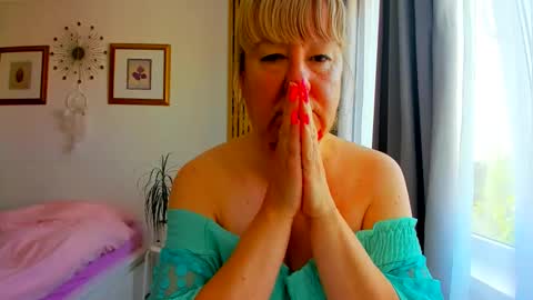 Nicole online show from May 2026 04:42:01 AM