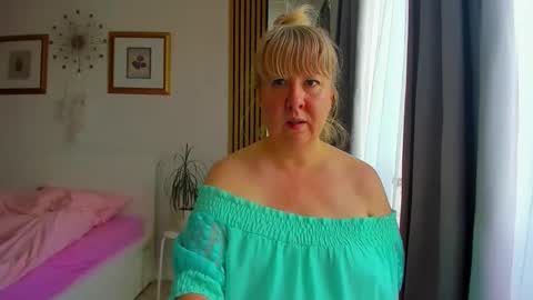 Nicole online show from May 2026 05:10:02 PM