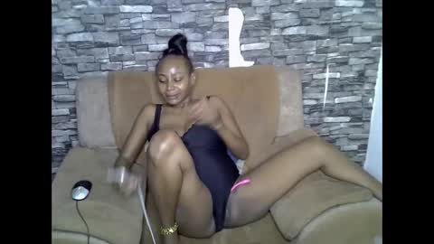 blonde_creamy online show from May 2026 10:00:02 AM