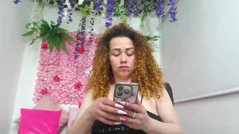 Snapshot of blonde_squirt_ chatting on December 2025 11:53:01 PM blonde_squirt_ online show from December 2025 11:53:01 PM