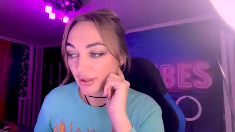 Snapshot of blonde_temptation chatting on October 2025 06:29:01 PM Meryem online show from October 2025 06:29:01 PM