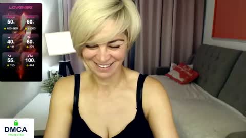 Snapshot of blondemommy_77 chatting on June 2026 05:50:01 PM Lola online show from June 2026 05:50:01 PM