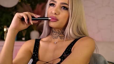 blondie_muller online show from September 2025 07:35:01 PM