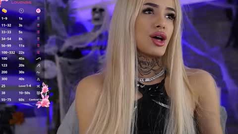blondie_muller online show from October 2025 09:04:02 PM