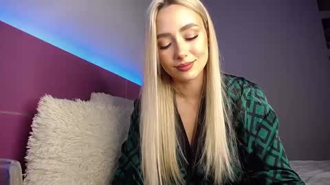 Snapshot of blondirix chatting on December 2024 07:14:01 PM Anna online show from December 2024 07:14:01 PM