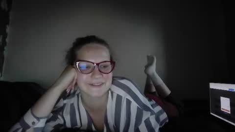 Snapshot of bloomi_lum chatting on July 2026 06:35:01 PM Lumi online show from July 2026 06:35:01 PM