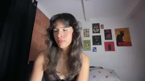 Bella Bloom ts online show from October 2025 03:17:01 AM